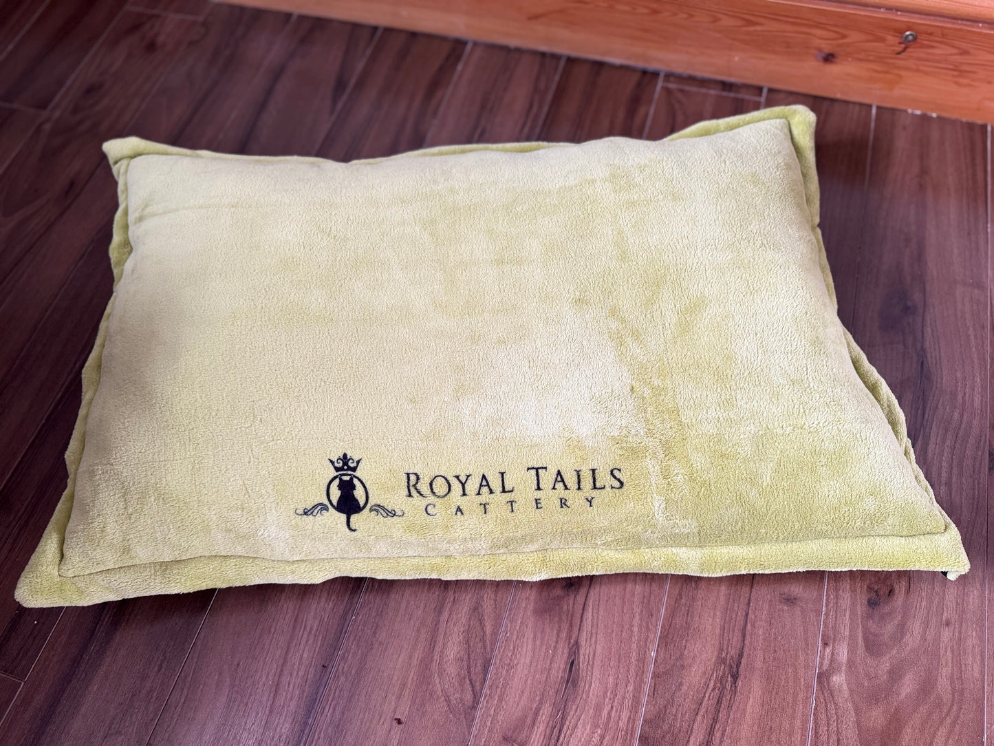 Handmade Personalised Pet Bed – Soft, Stylish & Unique!