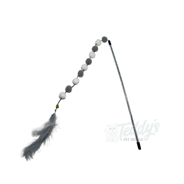 Pom Pom with Feather Teaser
